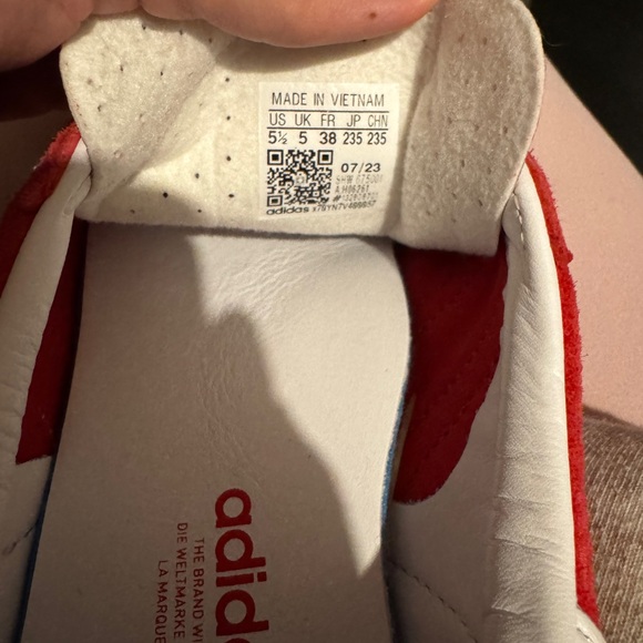 adidas Gazelle Scarlet Cloud White Sneakers | Women’s 6.5 / Men’s 5.5 | Like New - Picture 7 of 7